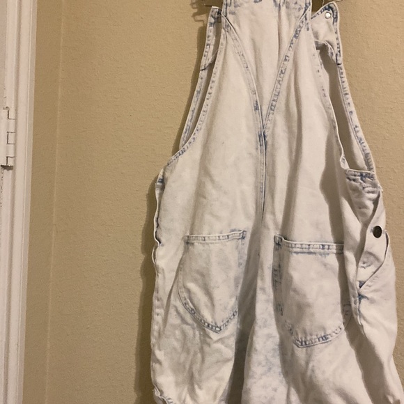 White jean overalls - Picture 2 of 3